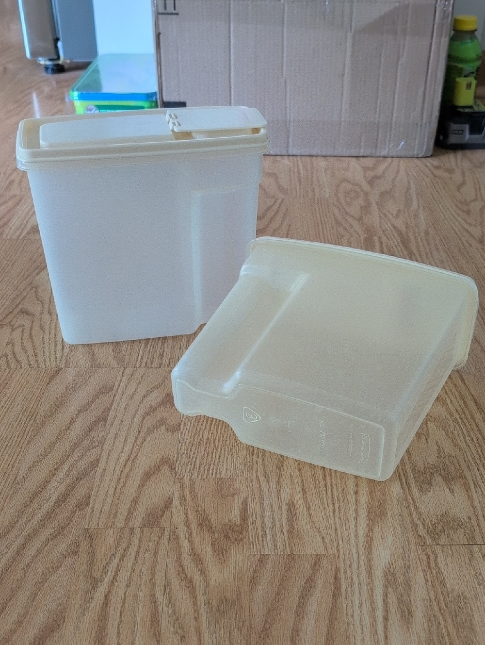 Rubbermaid Servin' Saver (Qty 2)
